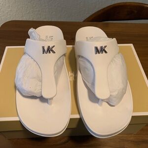 Michael Michael Kors Lindsey thong sandals. Size 9 color: white Brand New
